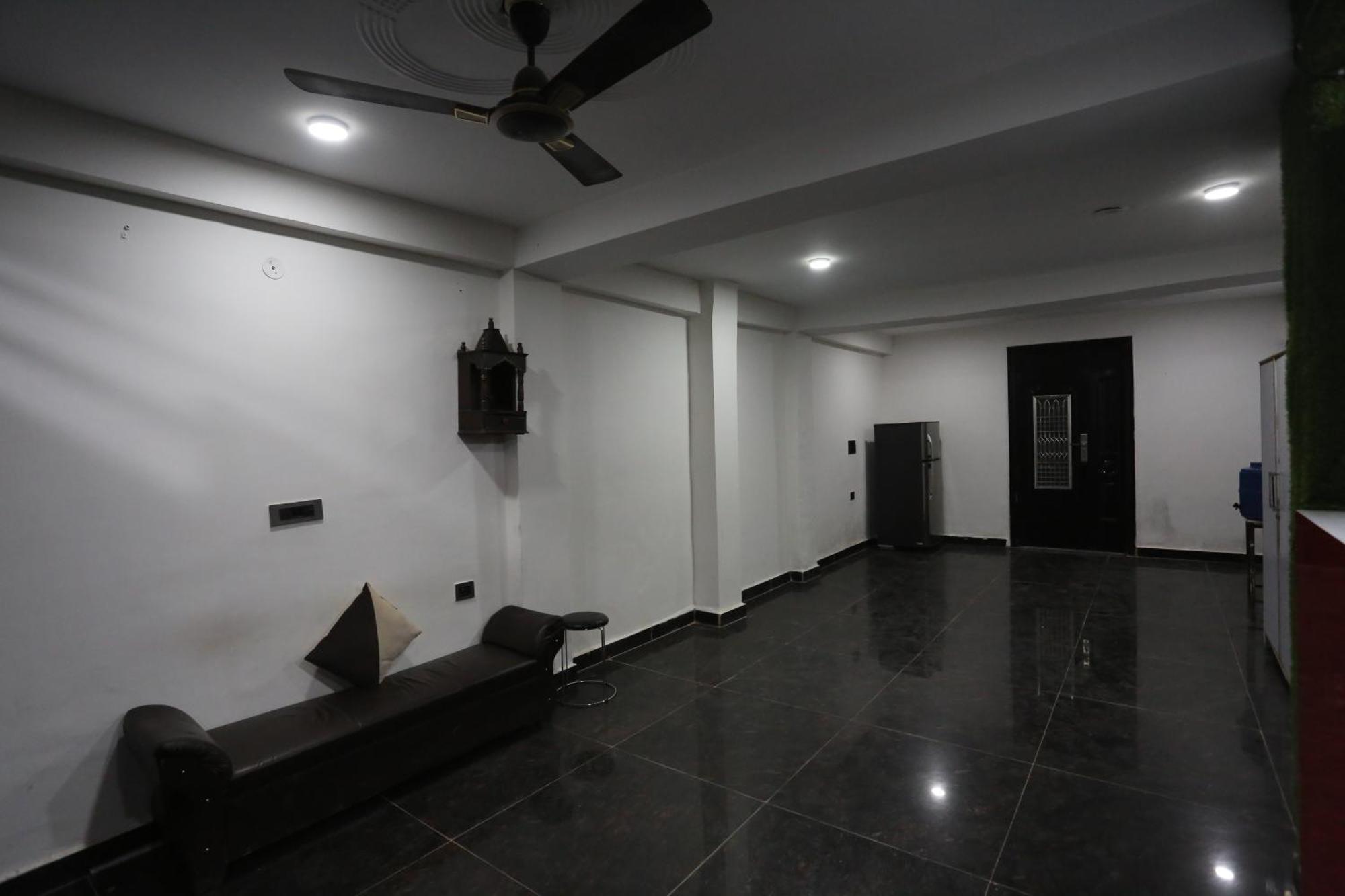 Hotel Twamev Couple Friendly Laxmi Nagar New Delhi Exterior photo