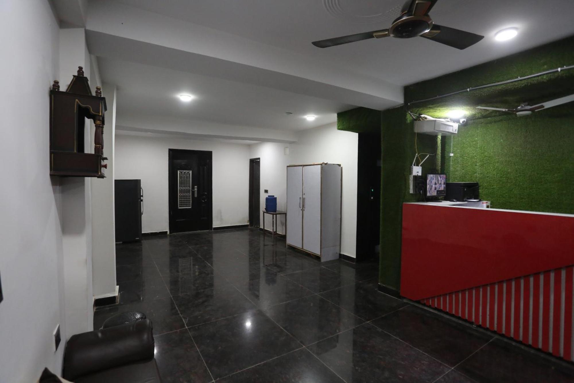 Hotel Twamev Couple Friendly Laxmi Nagar New Delhi Exterior photo